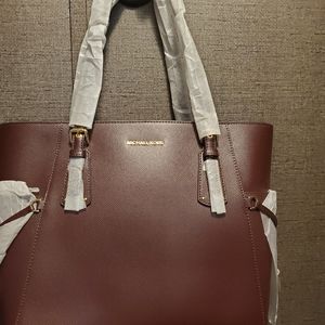 Michael kors purse and matching wallet